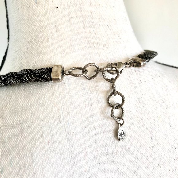 Carved stone and enamel leaf necklace - Picture 3 of 6